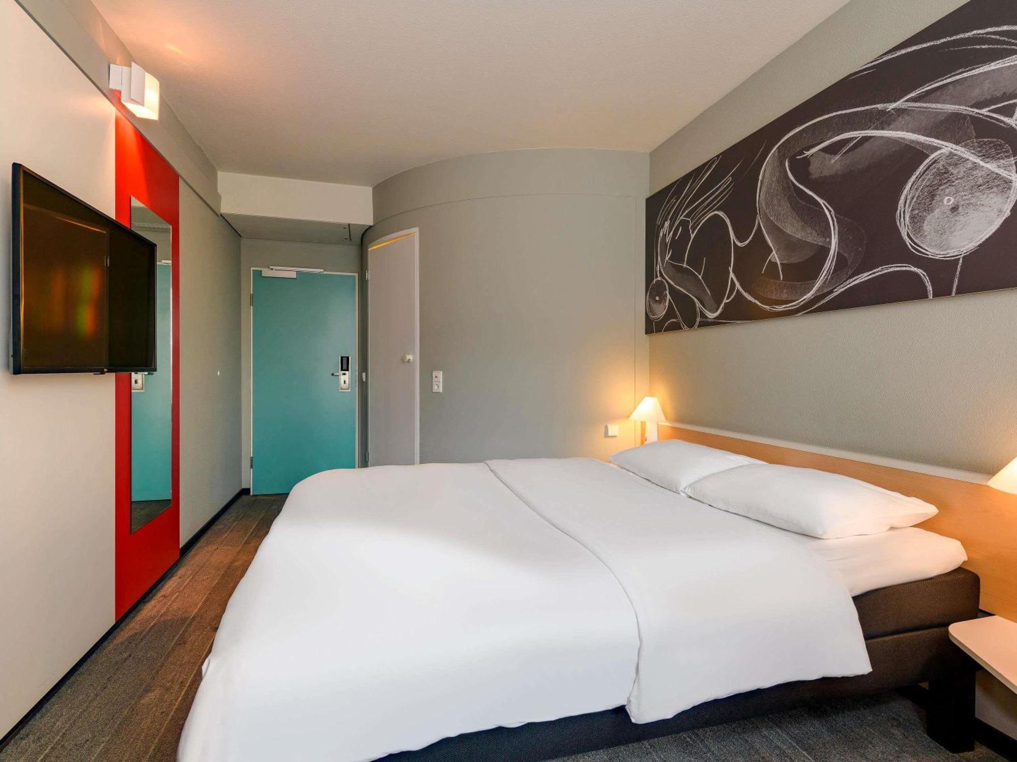 Ibis Alsterring 3*