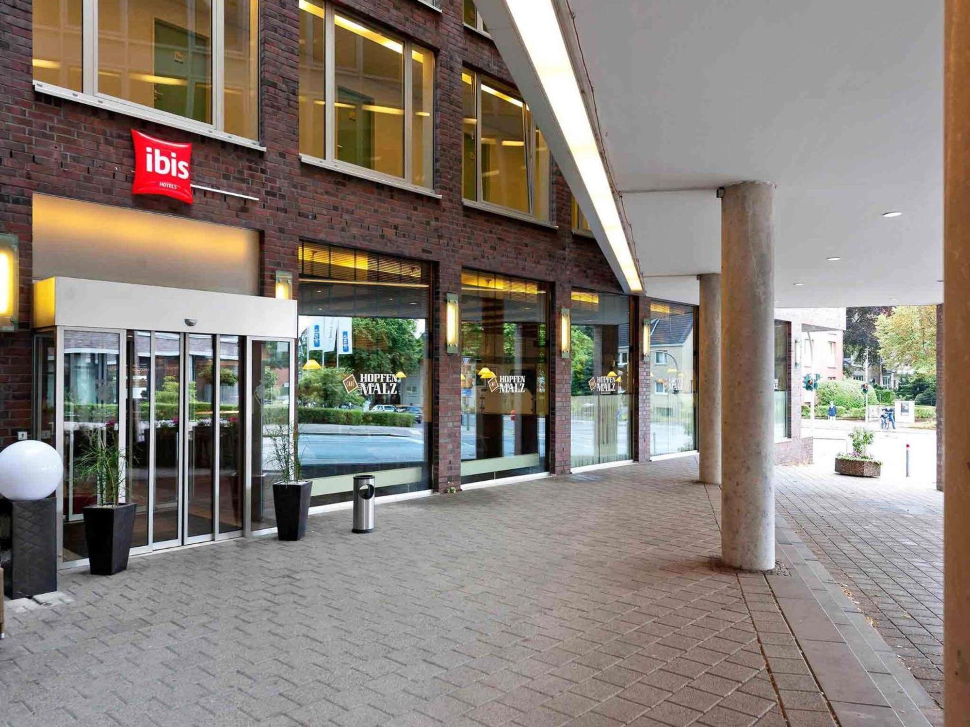 Ibis Alsterring 3*